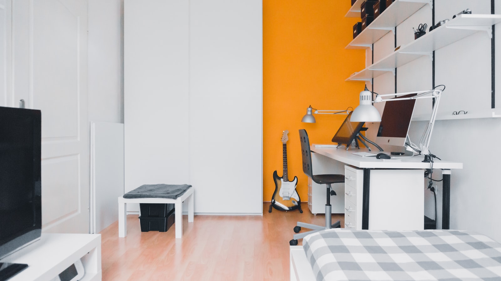 Storage in Six Hundred Square Feet, Without the Hacks
