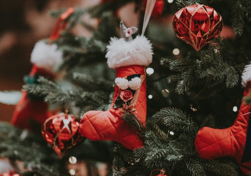Holiday Decorations and the Polite Range