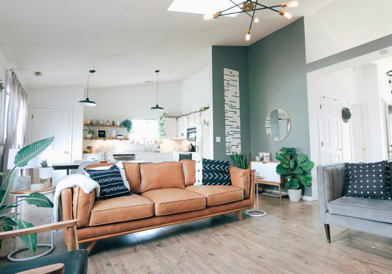 How to Hang Things on a Plaster Wall Without Losing Your Deposit