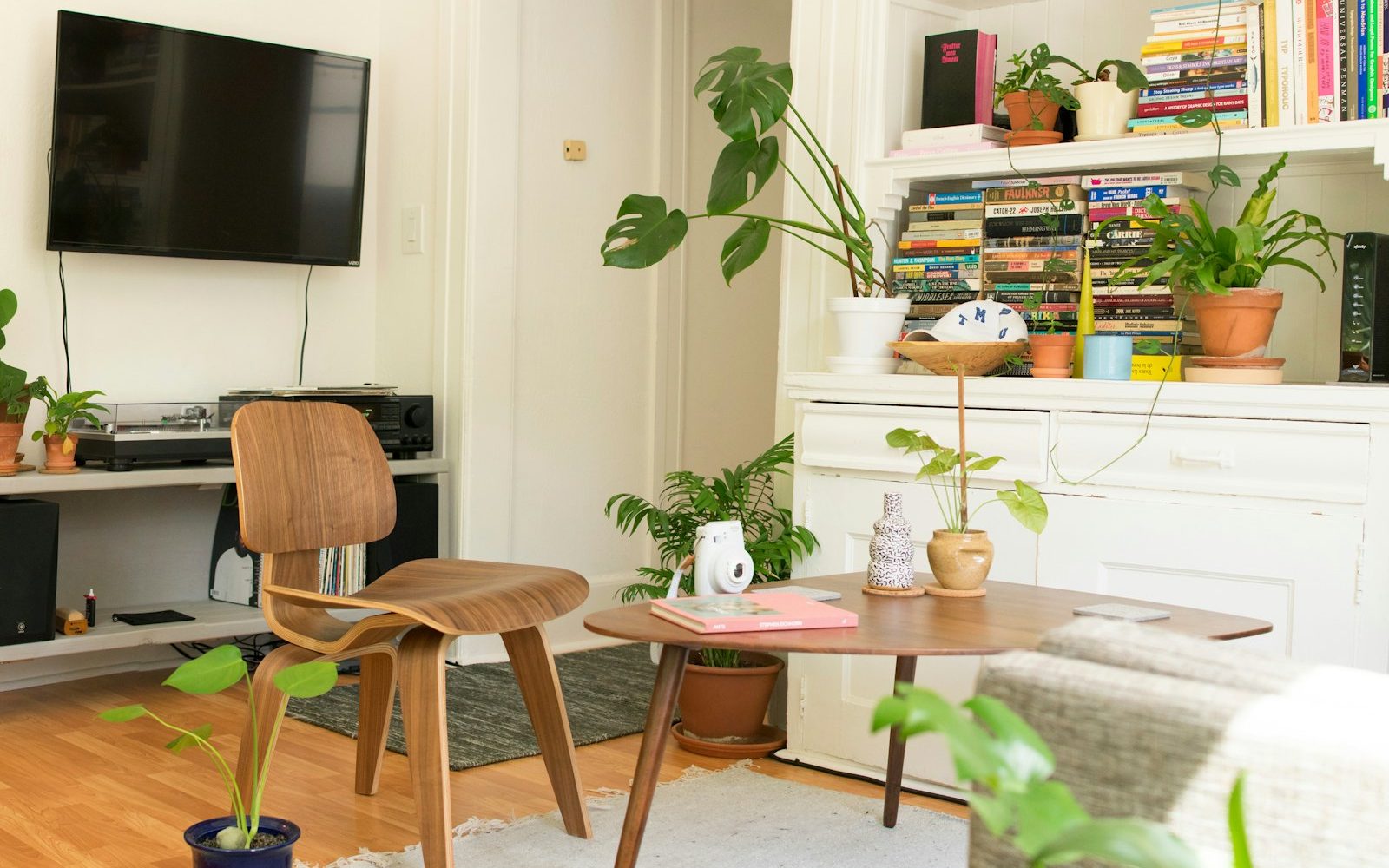 The Quiet Habits That Keep a Rental Feeling Like Home
