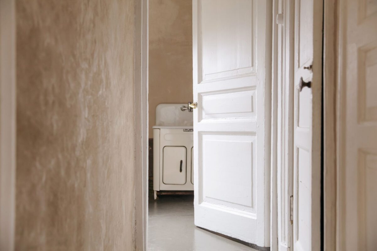 A Renter’s Guide to Mold: How to Spot It, Report It, and Get It Fixed