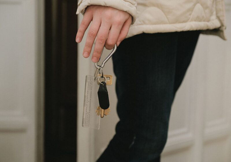 Giving Someone a Spare Key Safely: Neighbors, Cleaners, and Dog Walkers